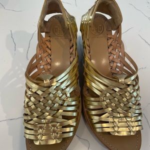 Women’s Tory Burch wedge shoe size 10 but will fit 9.5